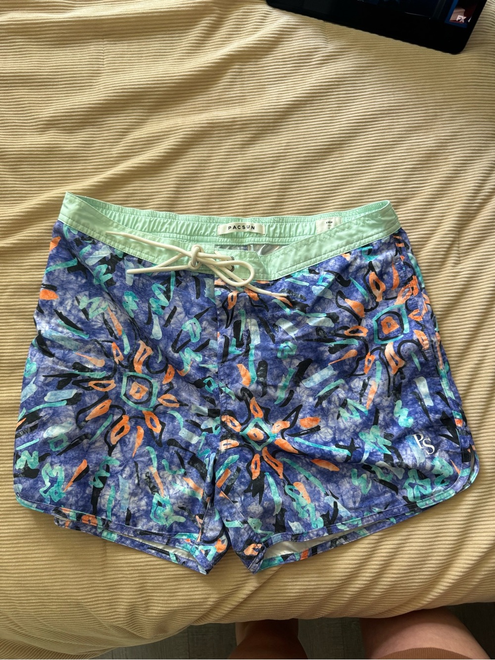 Pacsun board short size L